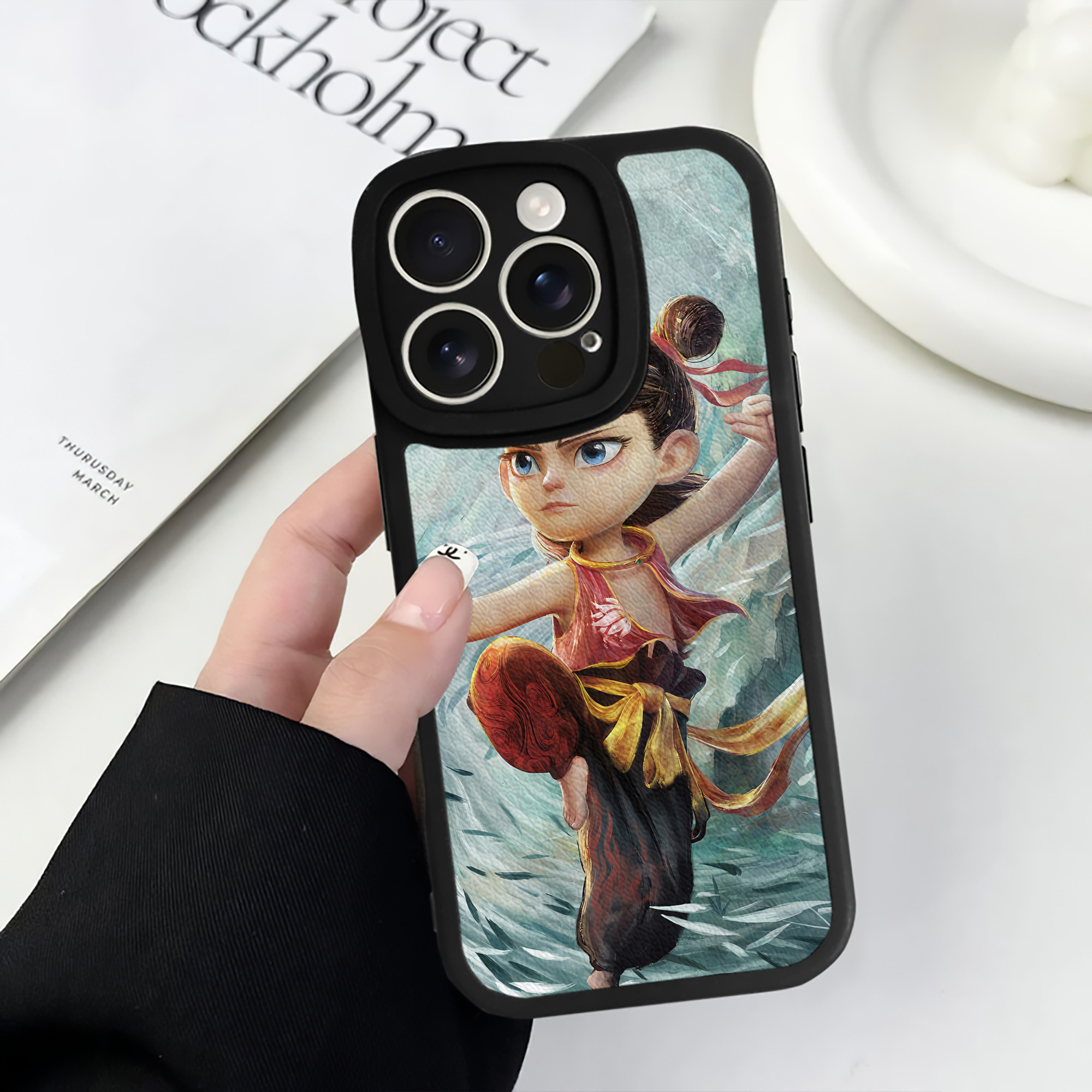 （画像用） Ne Zha 2 ナタ 魔童の大暴れ 【iPhone 16シリーズ対応】シリコンスマホケース（レザー調） 材質：シリコン